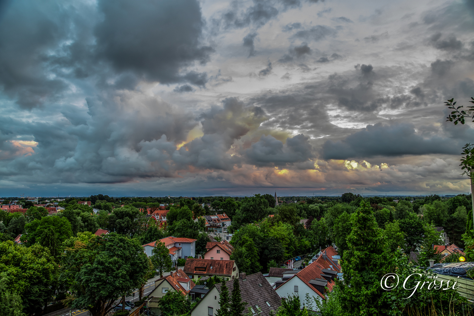 Wolkenhimmel über Dachau