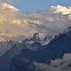 Wolkenhimmel über den Dolomiten