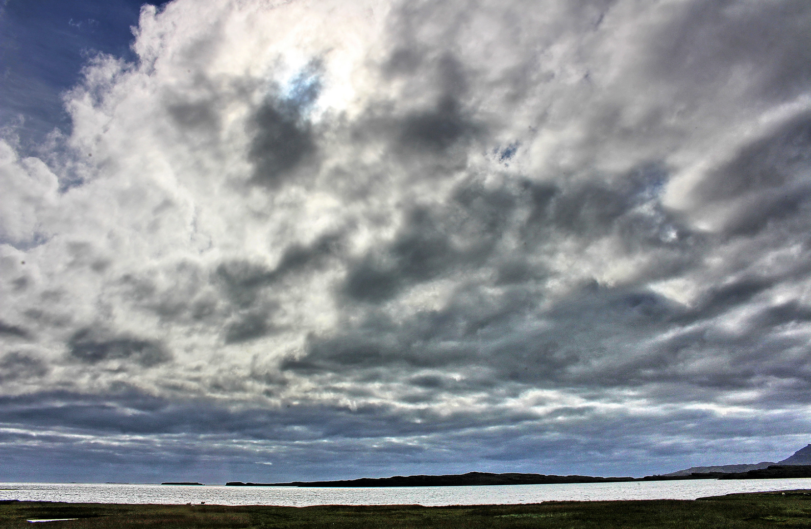 Wolkenhimmel über Island