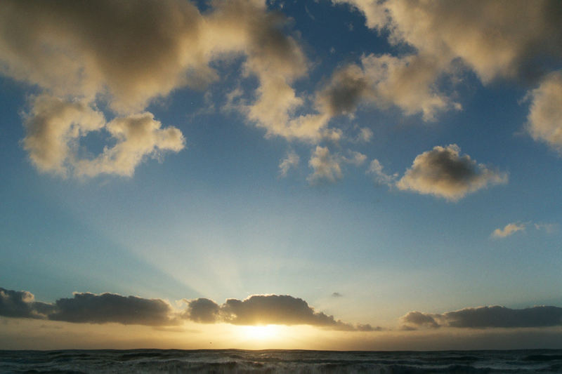 Wolken...Himmel...Sonne...Meer