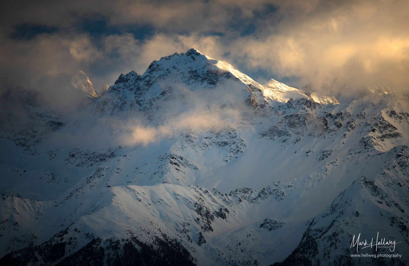 Wolkenhochwand