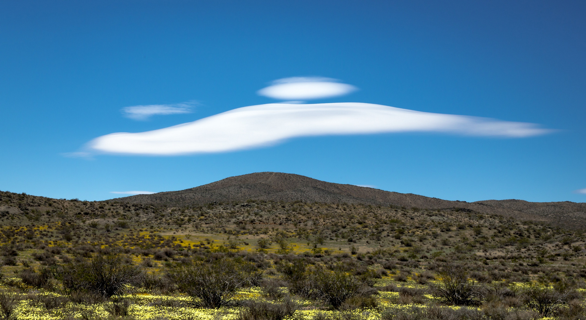 Wolkenhut im  Mojave Valley