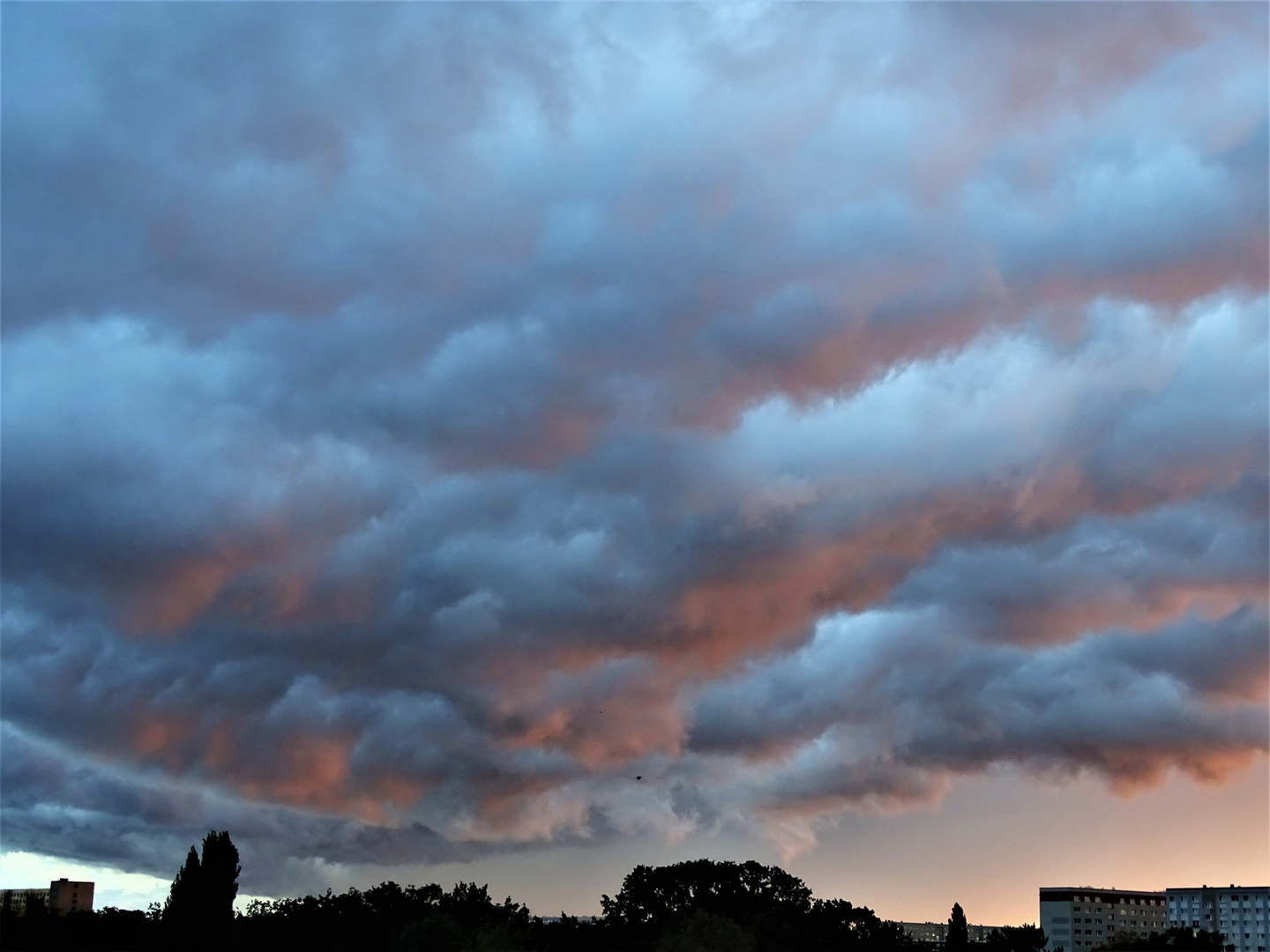 Wolkenkino über Magdeburg am 18.10.2019, 18,16 Uhr