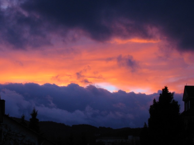 Wolkenlawine in der Sonnenglut