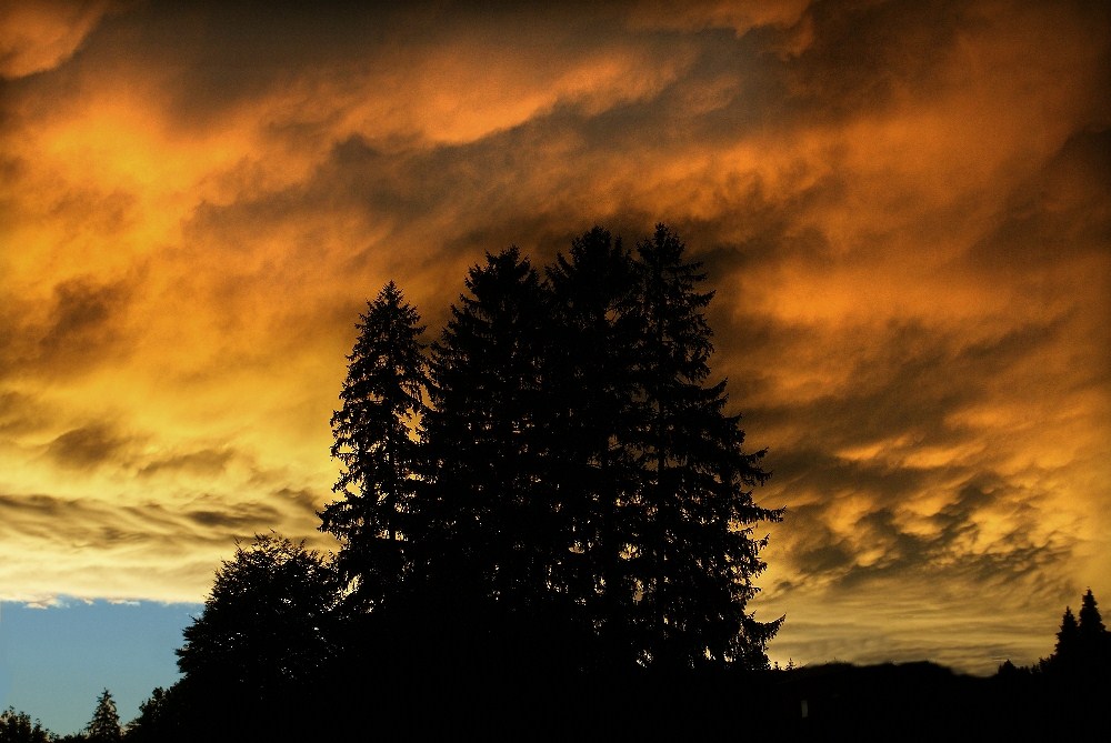 Wolkenleuchten nach Gewitter