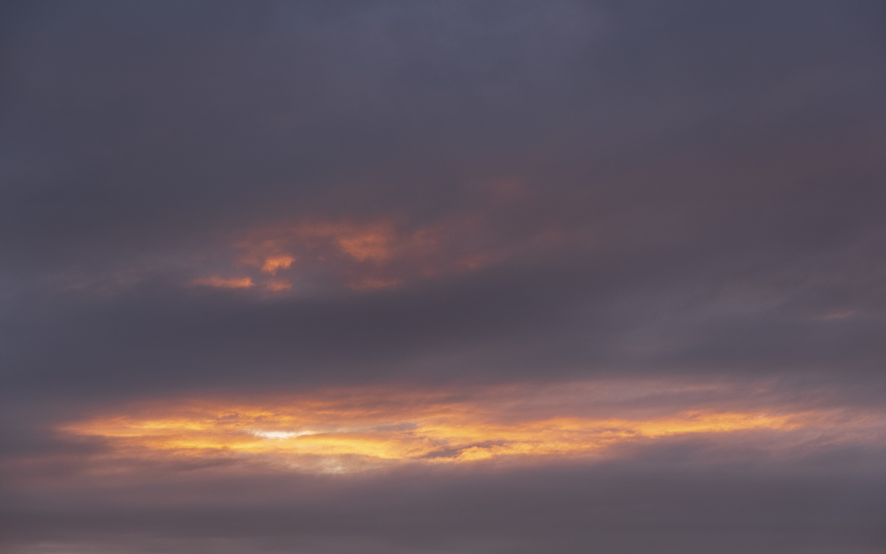 Wolkenlücke beim Sonnenuntergang-0162