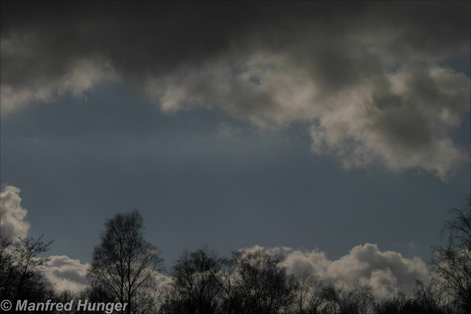 Wolkenlücke - Der Himmel ist doch noch blau :-)