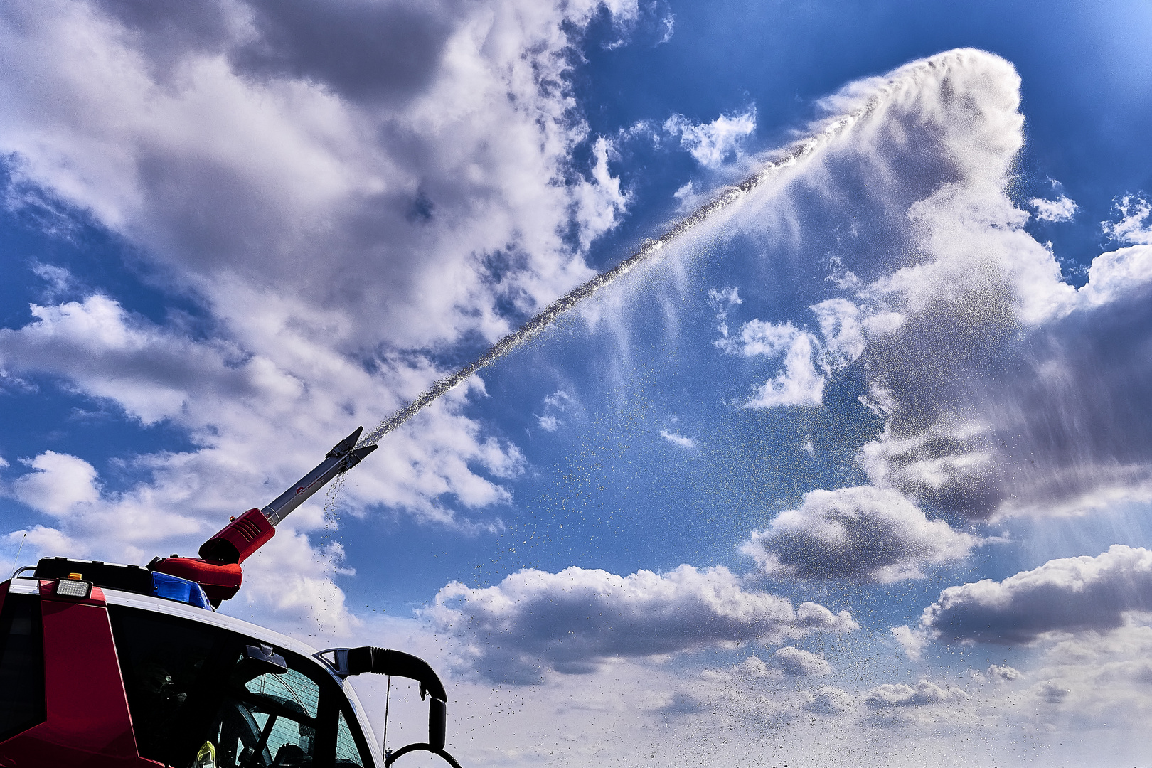 "Wolkenmacher" bei der Arbeit, oder wie Wolken wirklich entstehen