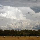 Wolkenmauer, Strohballen und Corona