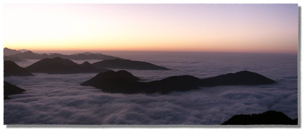 Wolkenmeer in der Dämmerung