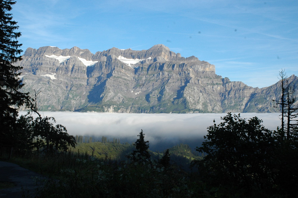 Wolkenmeer in Glarus