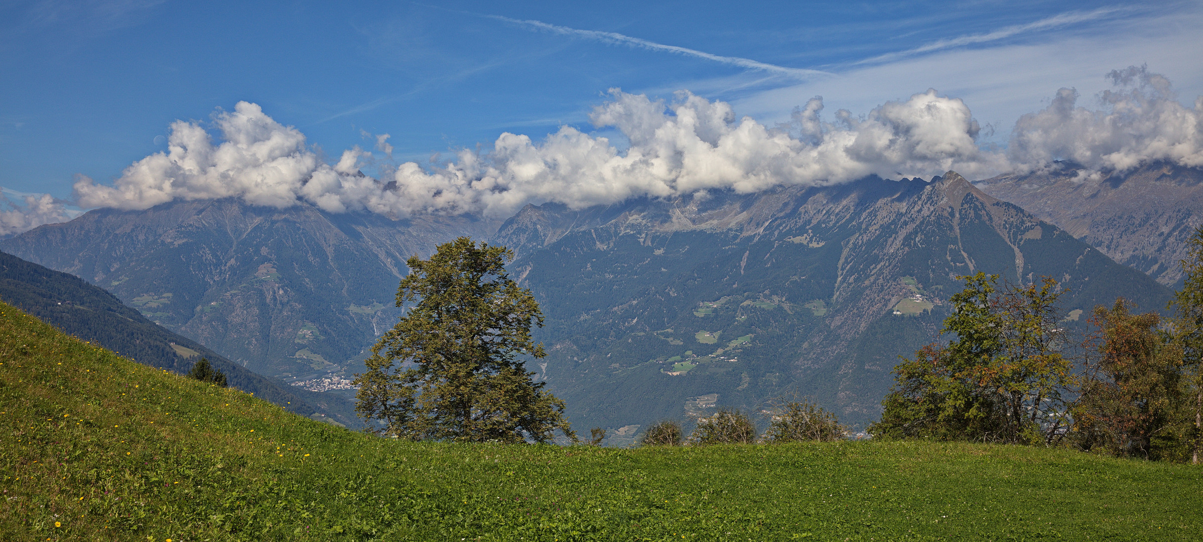 Wolkenmeer über Meran - Südtirol