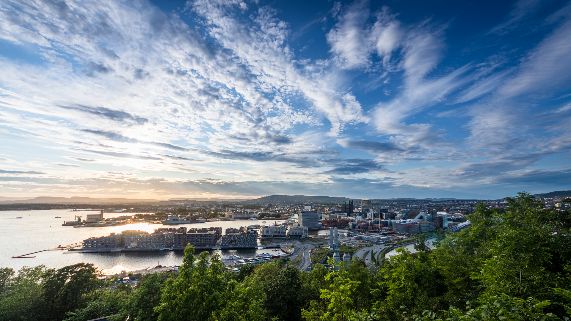 Wolkenpanorama über Oslo