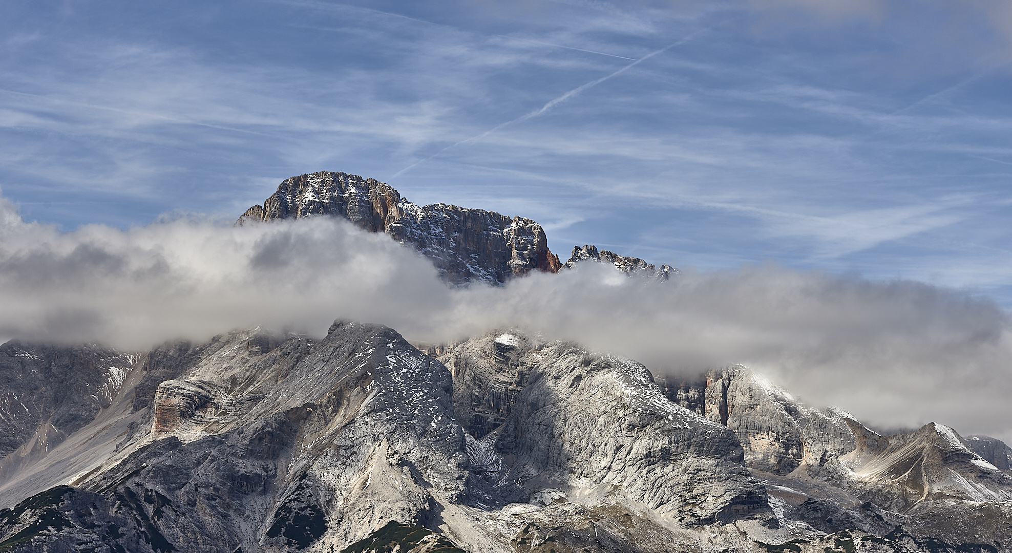 Wolkenquerband durch die 3146 m Hohe Gaisl