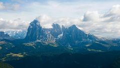 Wolkenreißen über der Langkofelgruppe