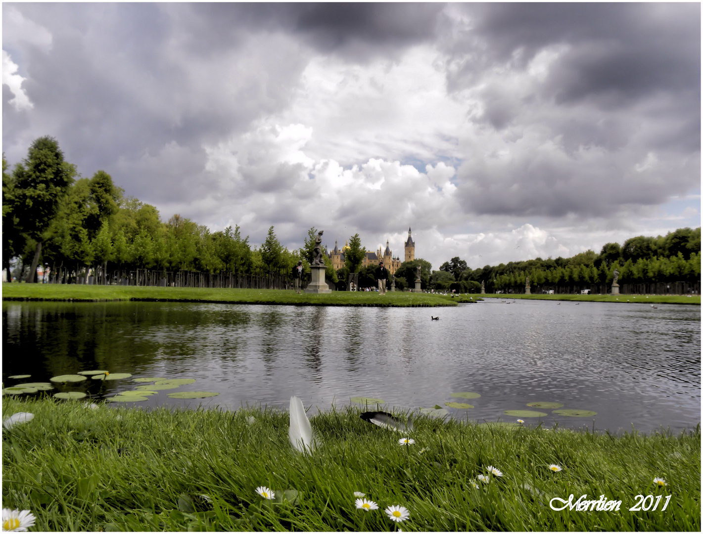 Wolkenschwer & Federleicht