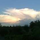 Wolkenspektakel über dem Kleingarten