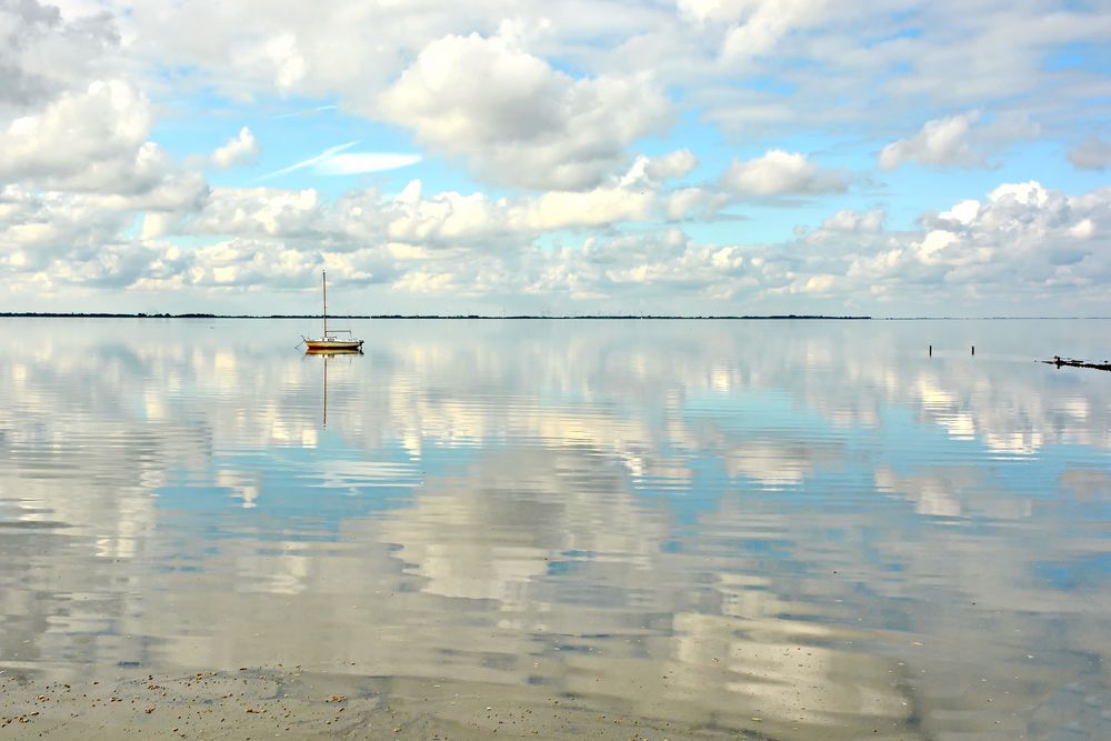 Wolkenspiegel im Jadebusen von SonjaH 