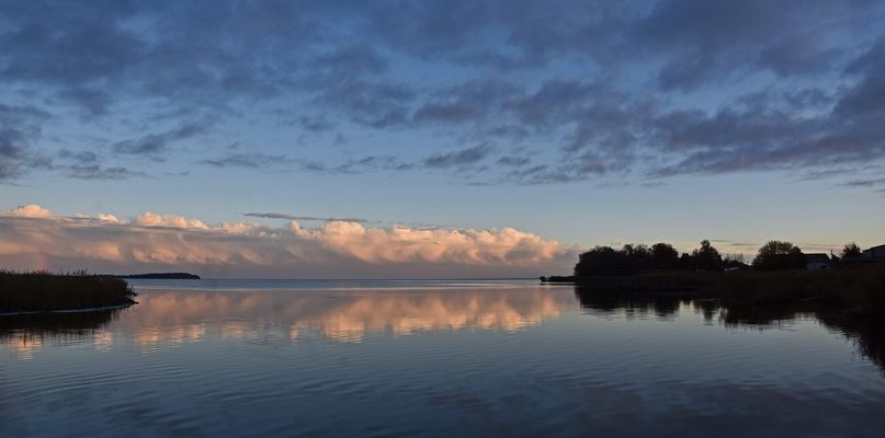 Wolkenspiegelung auf der Ostsee....