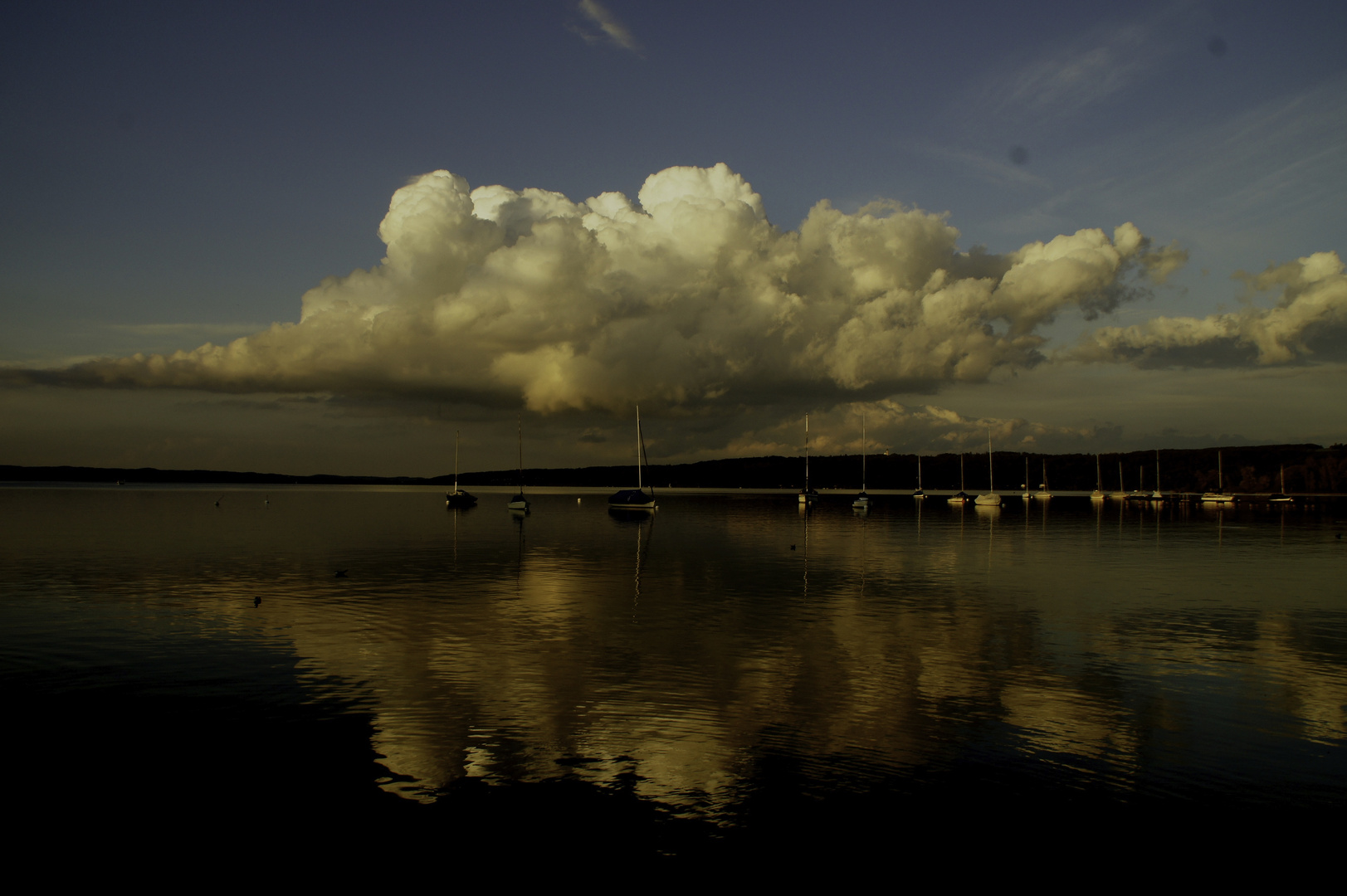 Wolkenspiegelung im Ammersee