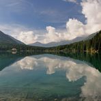 Wolkenspiegelung im Antholzer See.