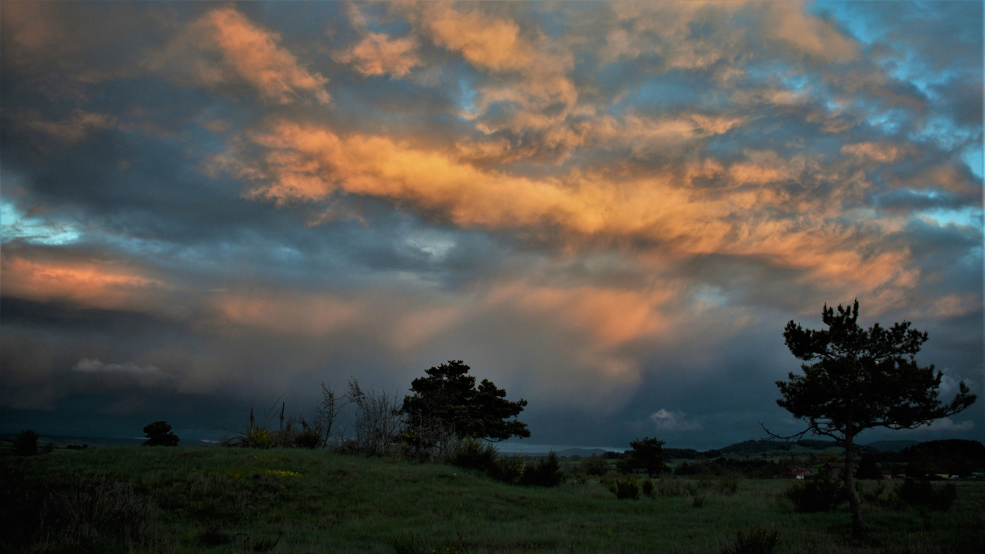 Wolkenspiel in der Auvergne