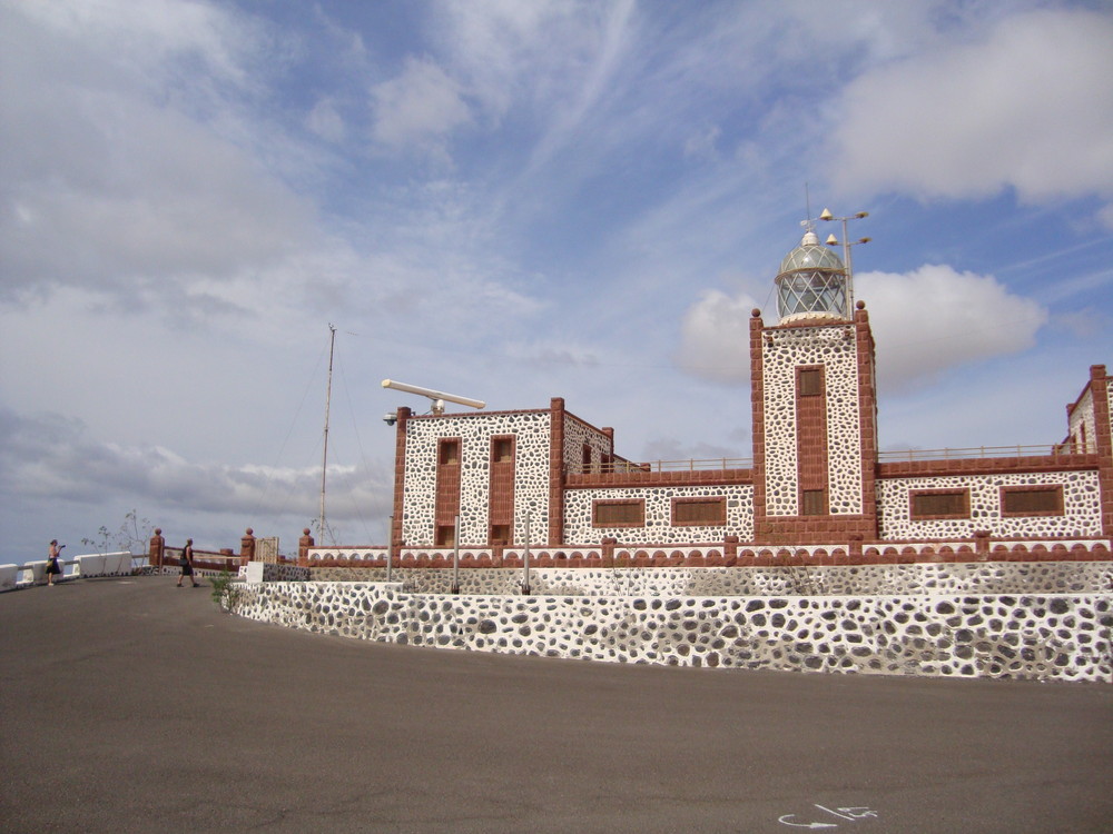 Wolkenspiel über dem Leuchtturm