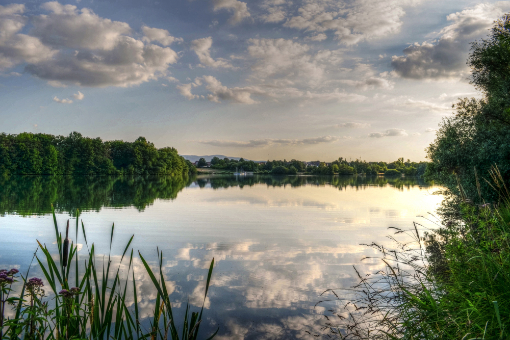 ~ Wolkenspiel über dem See ~