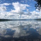 Wolkenspiel über dem See