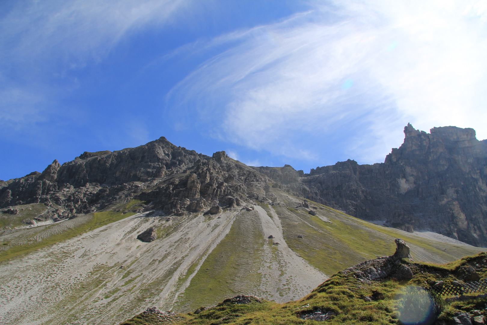 Wolkenspiel über den Gipfeln der Tribulaun