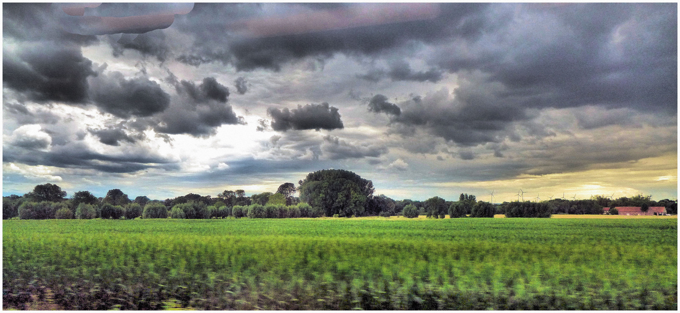 Wolkenspiel während der Bahnreise