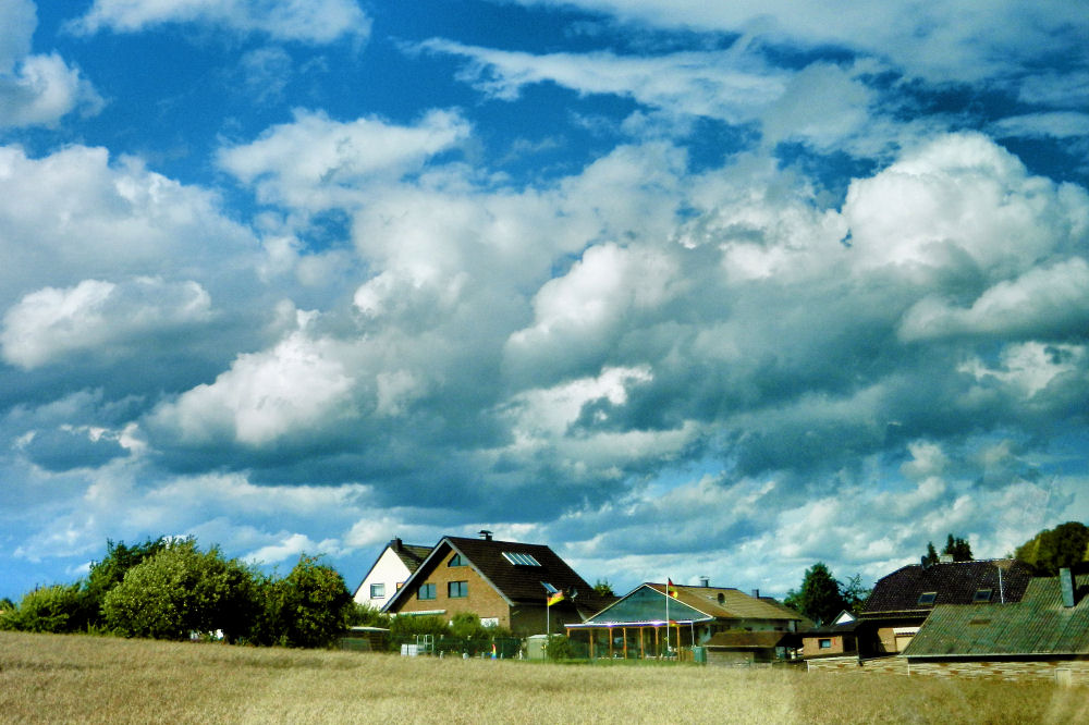 Wolkenspiele über der Eifel 1