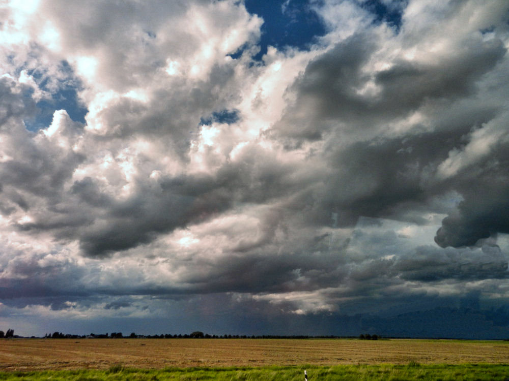 Wolkenspiele über der Eifel 2