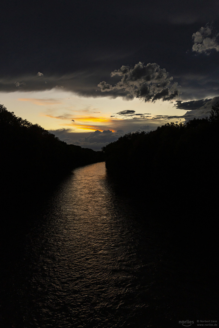 Wolkenstimmung am Lech