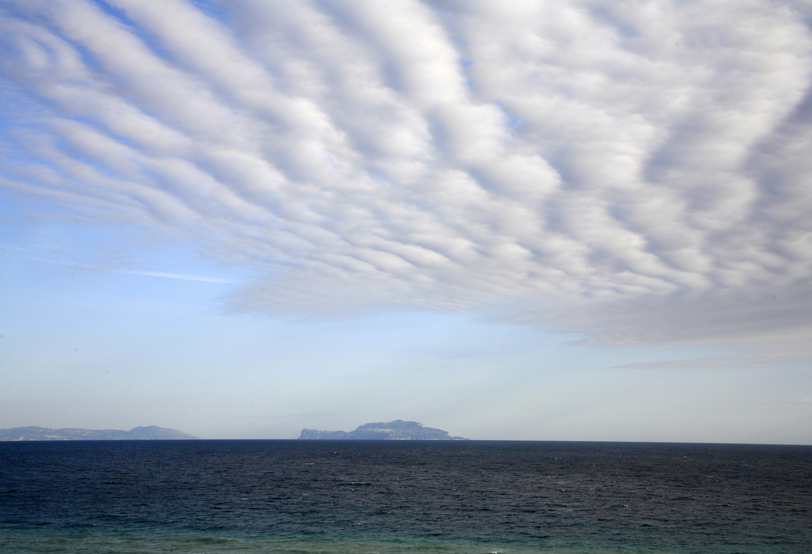 Wolkenstimmung am Marontistrand  