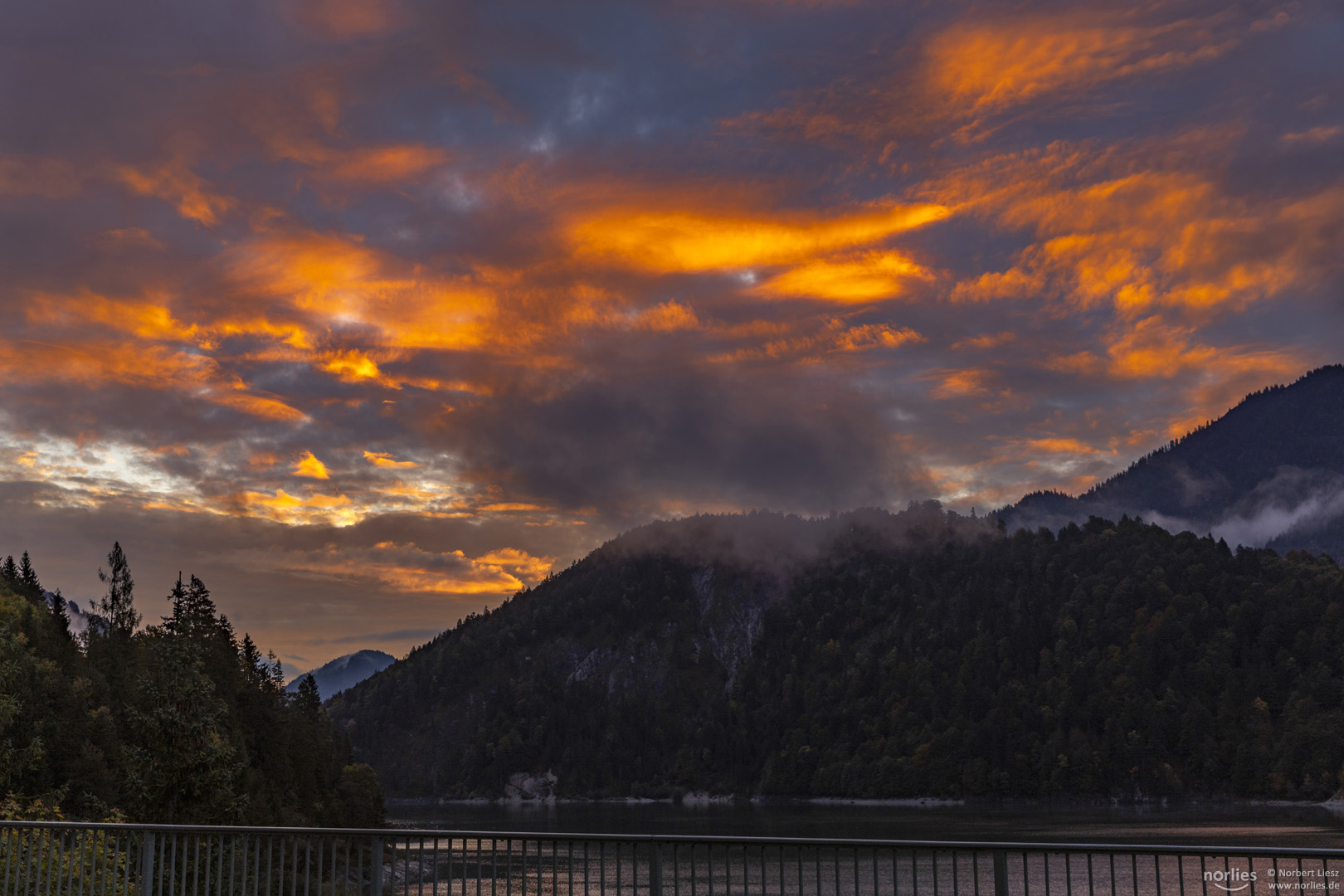 Wolkenstimmung am Sylvenstein