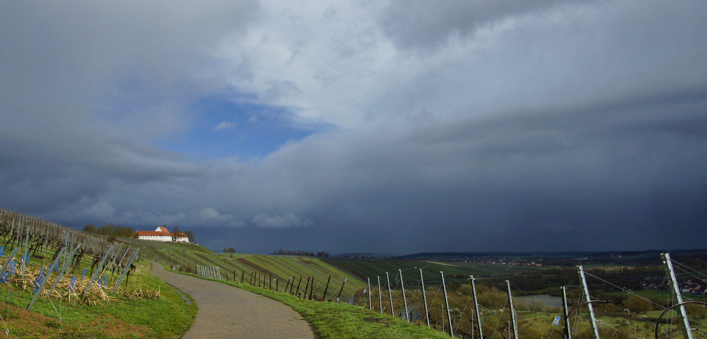 Wolkenstimmung bei der Vogelsburg