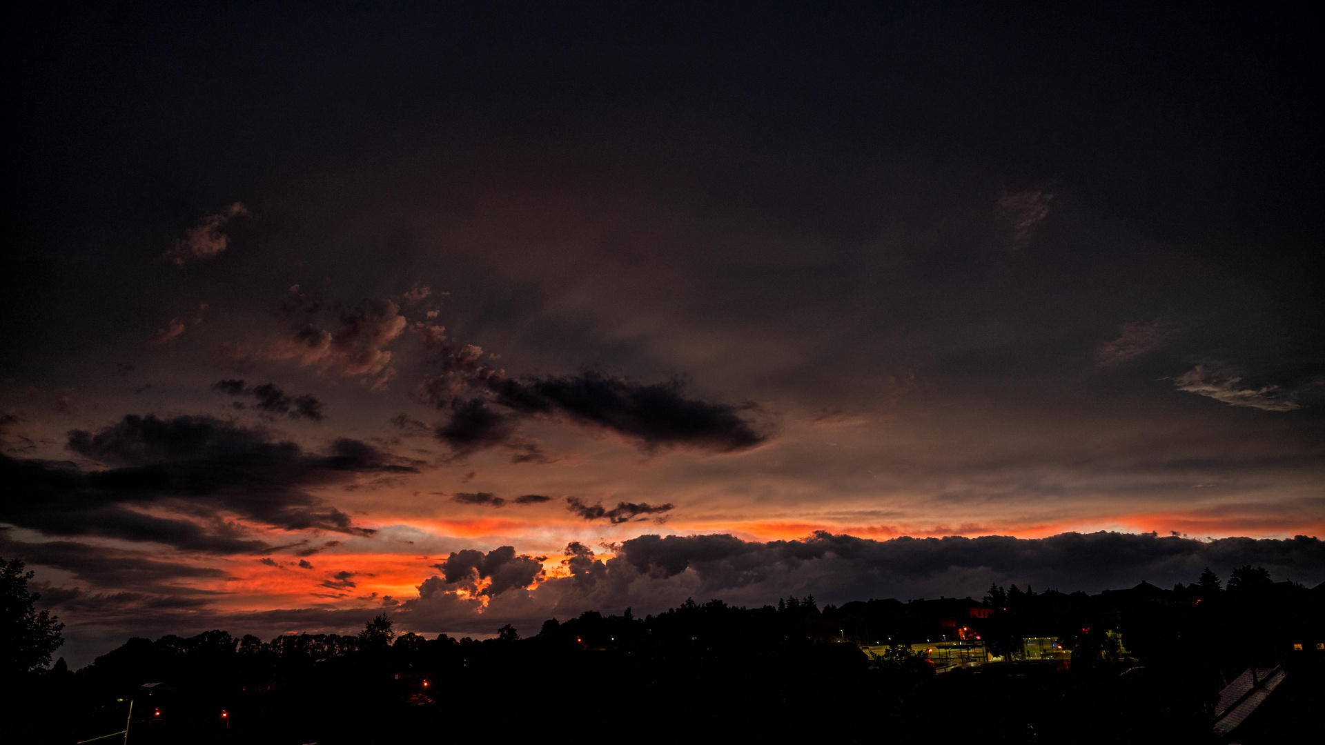 Wolkenstimmung bei Sonnennuntergang