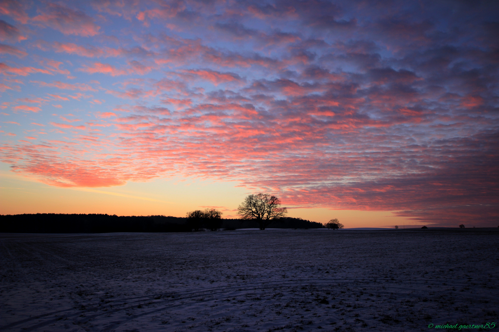 Wolkenstimmung im Schnee