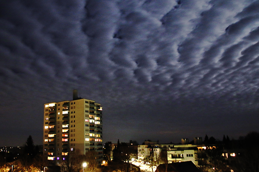 Wolkenstimmung in der Nacht