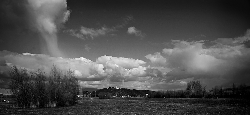 Wolkenstimmung über dem Bogenberg