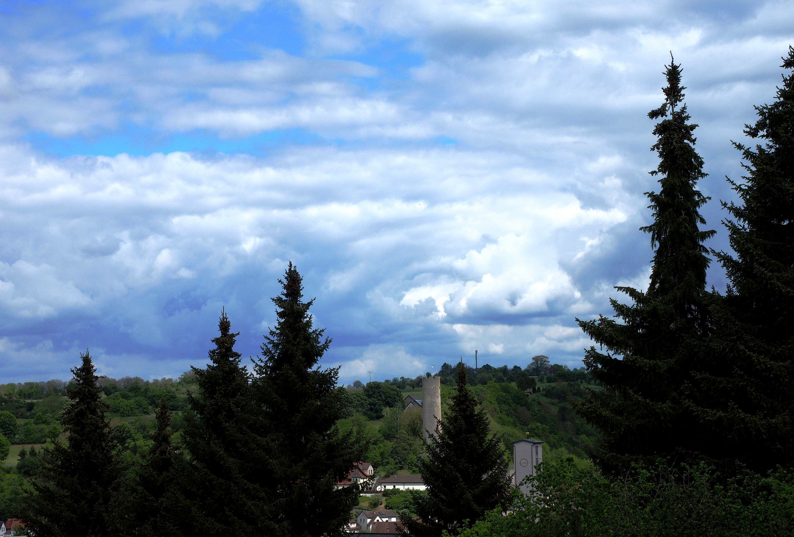 Wolkenstimmung über den Türmen