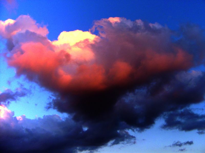 Wolkenstrauß am Aprilhimmel