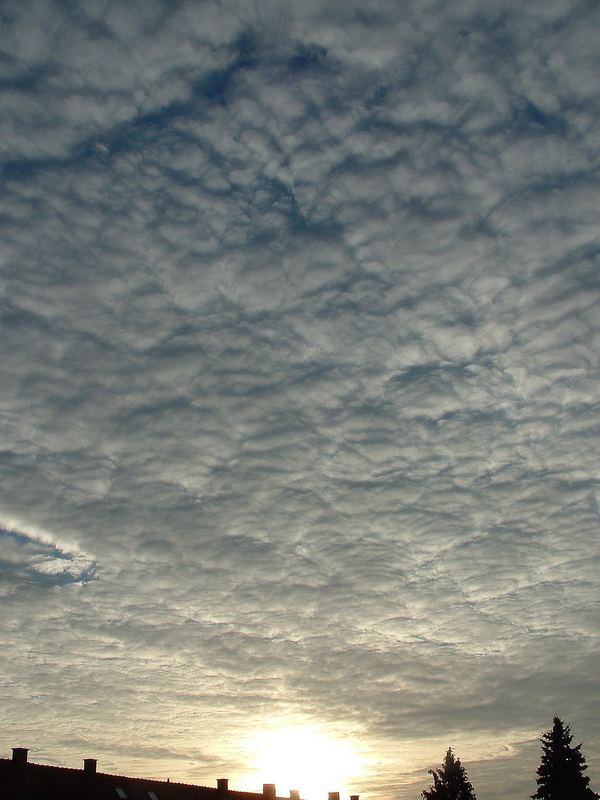 Wolkenteppich über Nördlingen