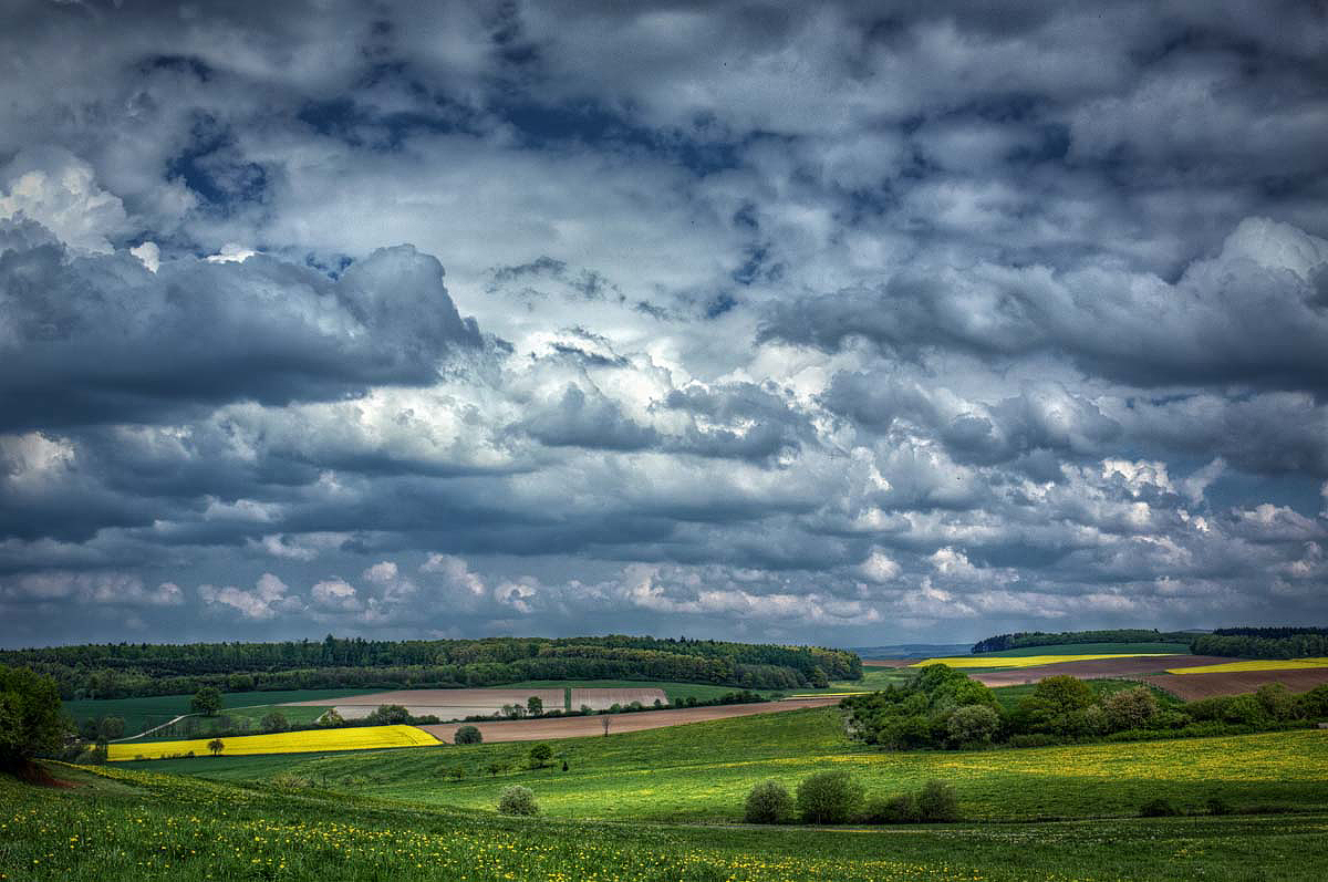 Wolkentheater im Vogelsberg