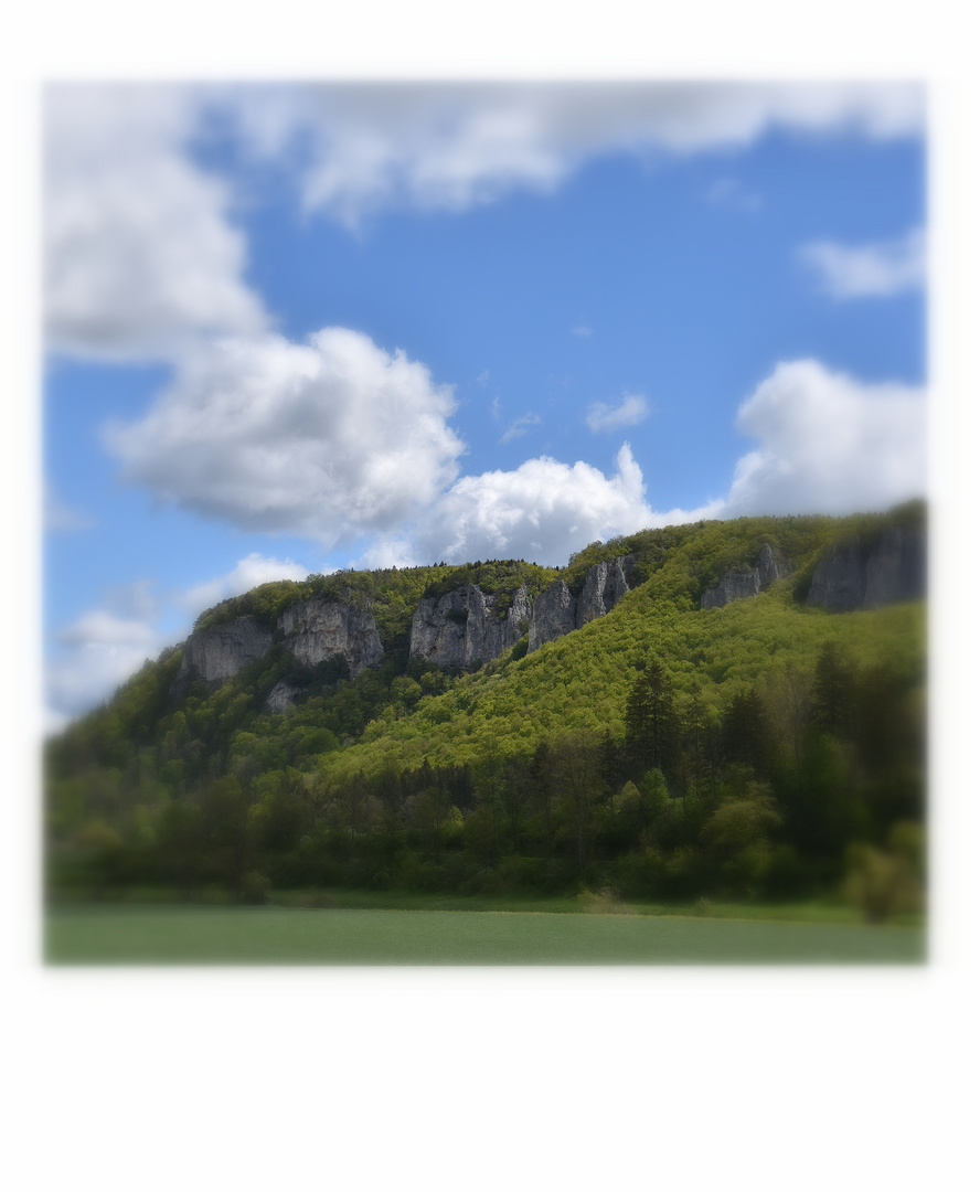 .Wolkentreiben im Donautal.