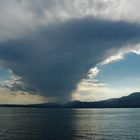 Wolkentrichter über dem Gardasee