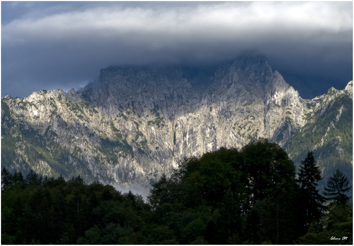 "Wolkenverhangen"