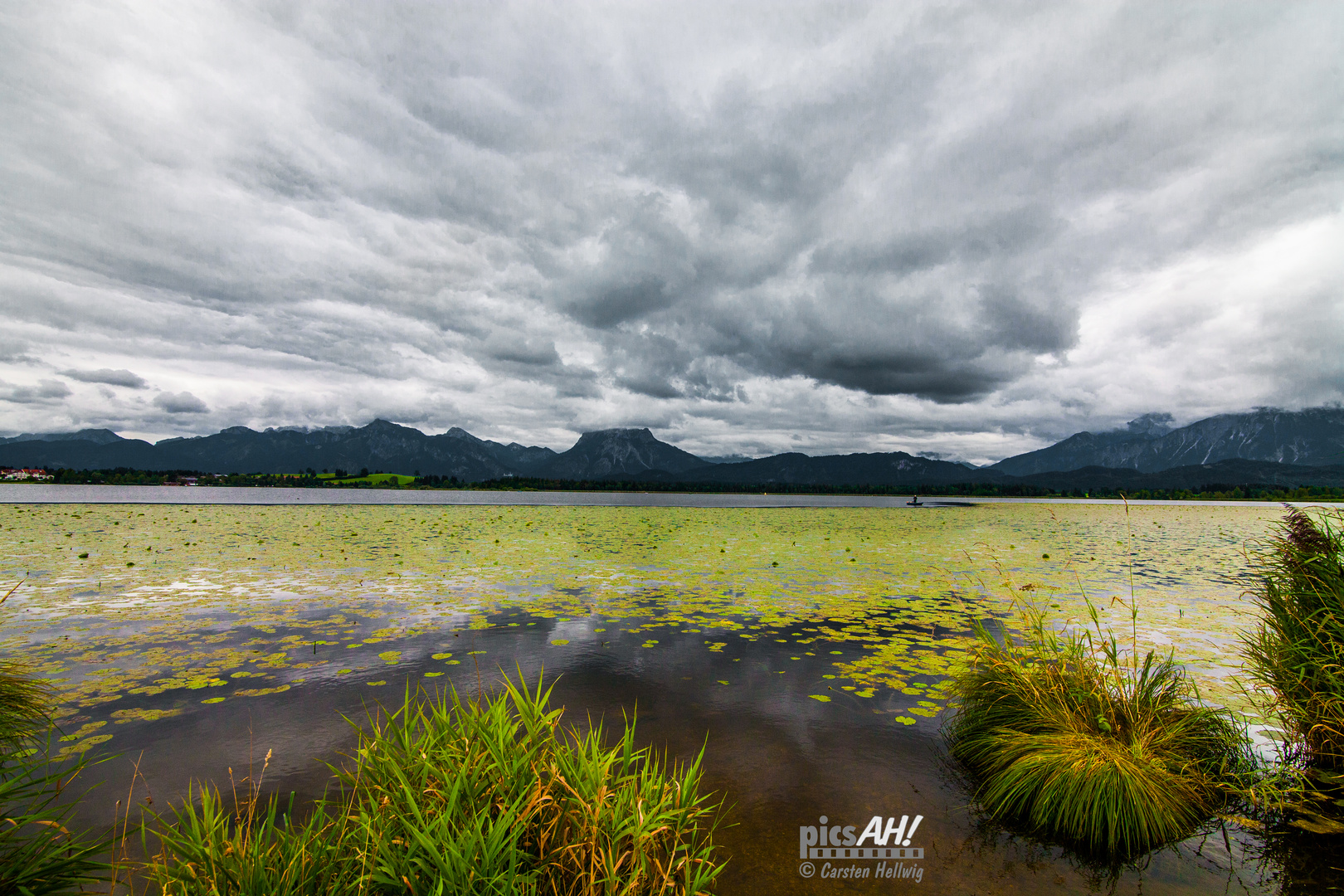 Wolkenverhangener Blick auf den Säuling