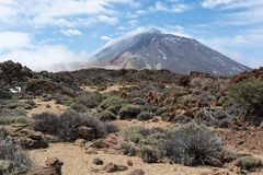 Wolkenverhangener Teide